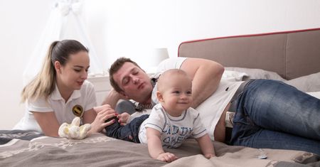 Rodzina 500+: urzędy nie radzą sobie z wnioskami rodziców, z których jeden pracuje za granicą
