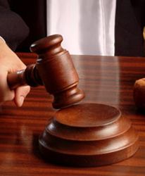 Pokrzywdzeni przedsiębiorcy odsyłani do obcych sądów