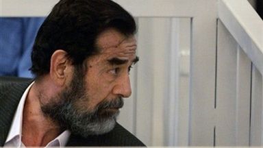 Saddam Husajn w sądzie