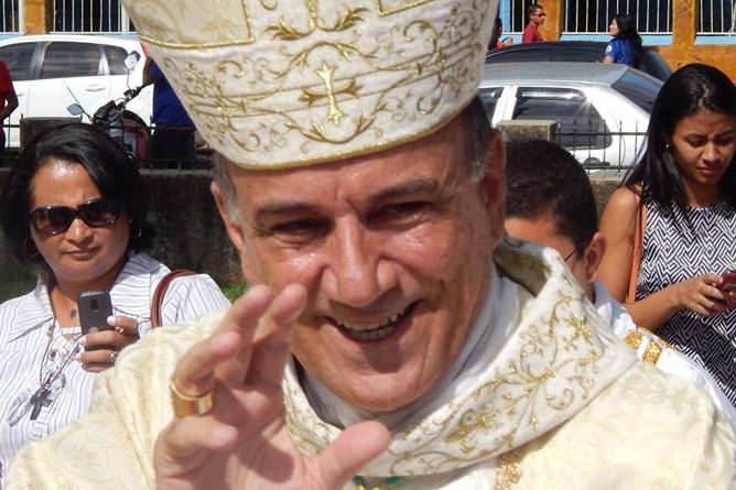 Brazylijska policja rozbiła szajkę księży. Na czele stał biskup katolicki