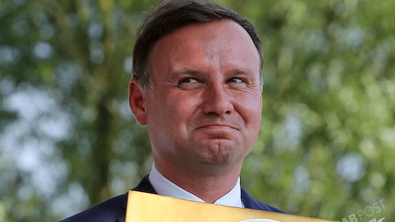 Andrzej Duda w Rychwałdzie z ikoną Matki Bożej Rychwałdzkiej po wakacjach w Toskanii. Zdjęcia