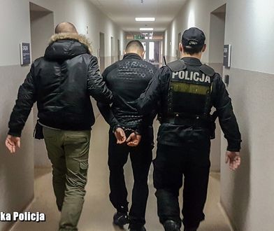 Uciekający złodziej rzucił w policjantów torbą. W środku było 350 tys. zł