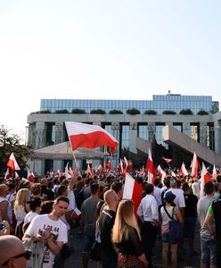 Polska młodzież jest prawicowa? Zobacz, co wynika z najnowszego sondażu