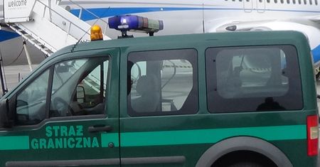 Polak awanturował się na pokładzie samolotu do Islandii. Wyprowadziła go Straż Graniczna