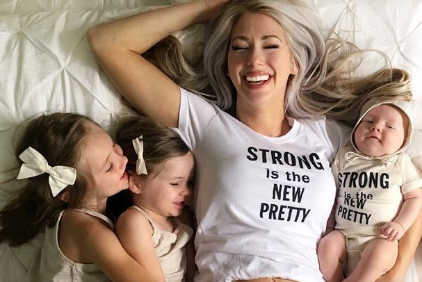 Mój brzuch jest jak "guma balonowa" i jestem z tego dumna. Mama czwórki dzieci leczy z kompleksów