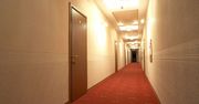 Jest jeden powód, dla którego na podłogach w hotelu są wykładziny