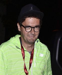 Kuba Wojewódzki pozuje na Wranglerze. Intryguje fanów