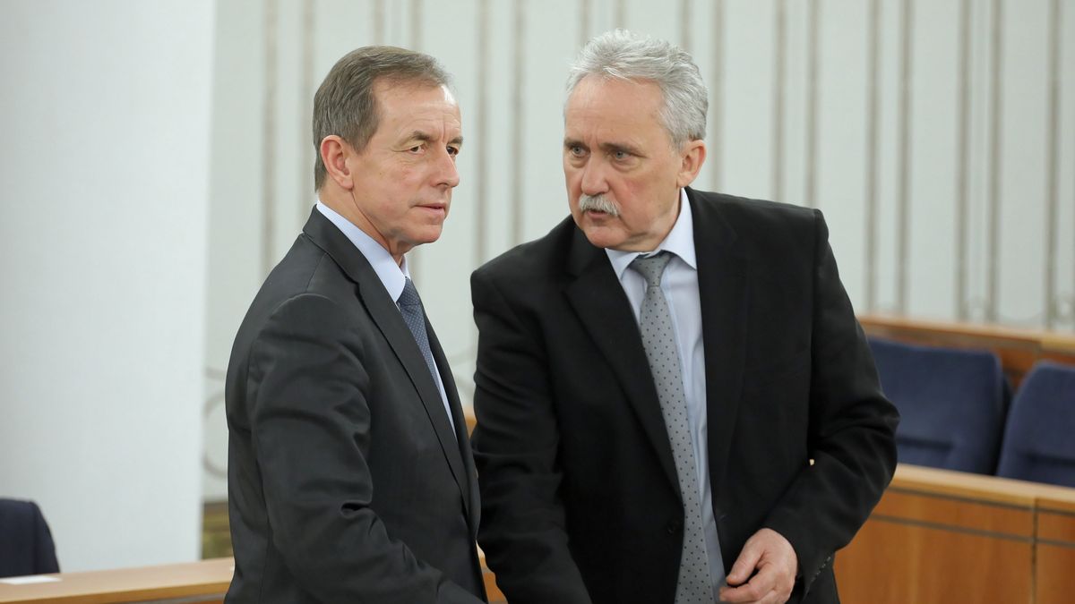 Leszek Czarnobaj (z prawej) i marszałek Tomasz Grodzki.