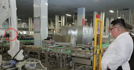 Korea Północna. Szczegół na zdjęciu z Kim Dzong Unem przykuł uwagę świata
