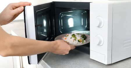 Nie odgrzewaj tych produktów na następny dzień. To może być groźne dla zdrowia