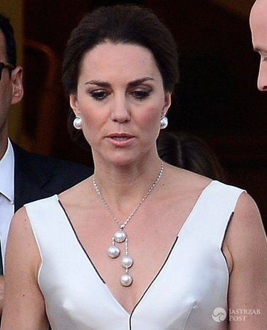 Księżna Kate w sukni Gosi Baczyńskiej w Łazienkach
