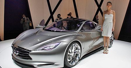 Infiniti Emerg-E już jeździ