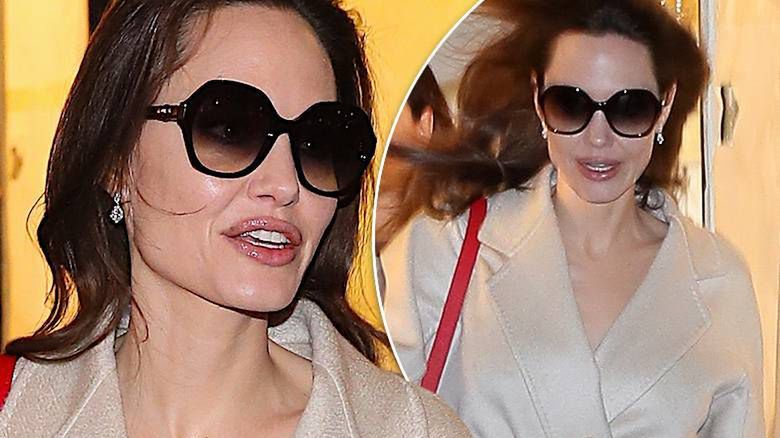 Angelina Jolie Paryż karmelowy płaszcz