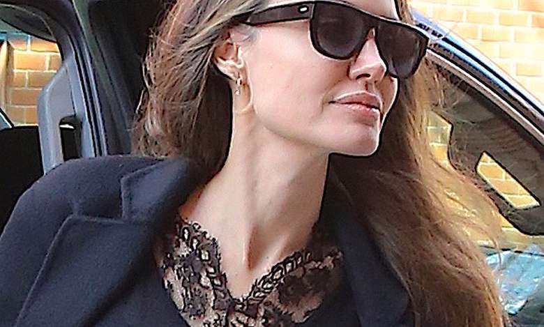 Angelina Jolie siwe włosy