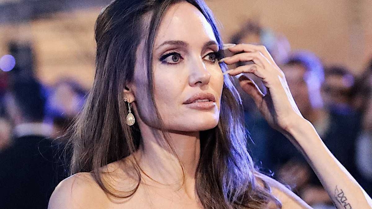 Wycieńczona Angelina Jolie na okładce tabloidu. Gwiazda nieźle się przestraszy, jak to zobaczy