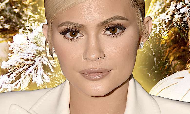 Kylie Jenner święta złota choinka