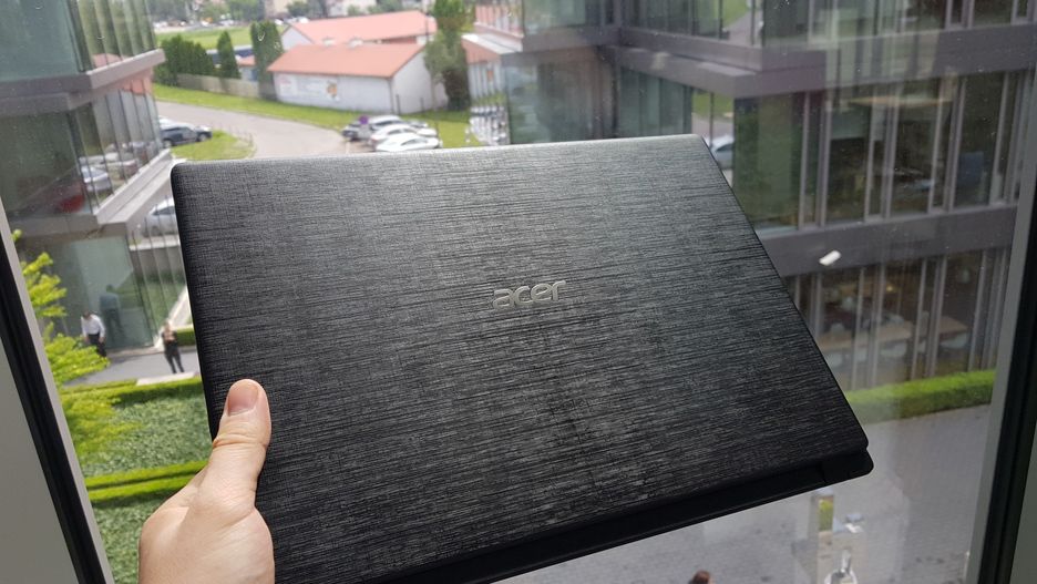 Acer Aspire 1 ma intrygującą obudowę