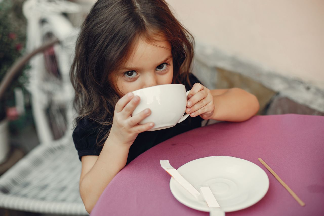 czy dzieci mogą pić kawę, fot. freepik