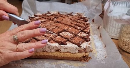 Ciasto bez pieczenia krówka z czekoladą. Nie wymaga piekarnika i wysiłku
