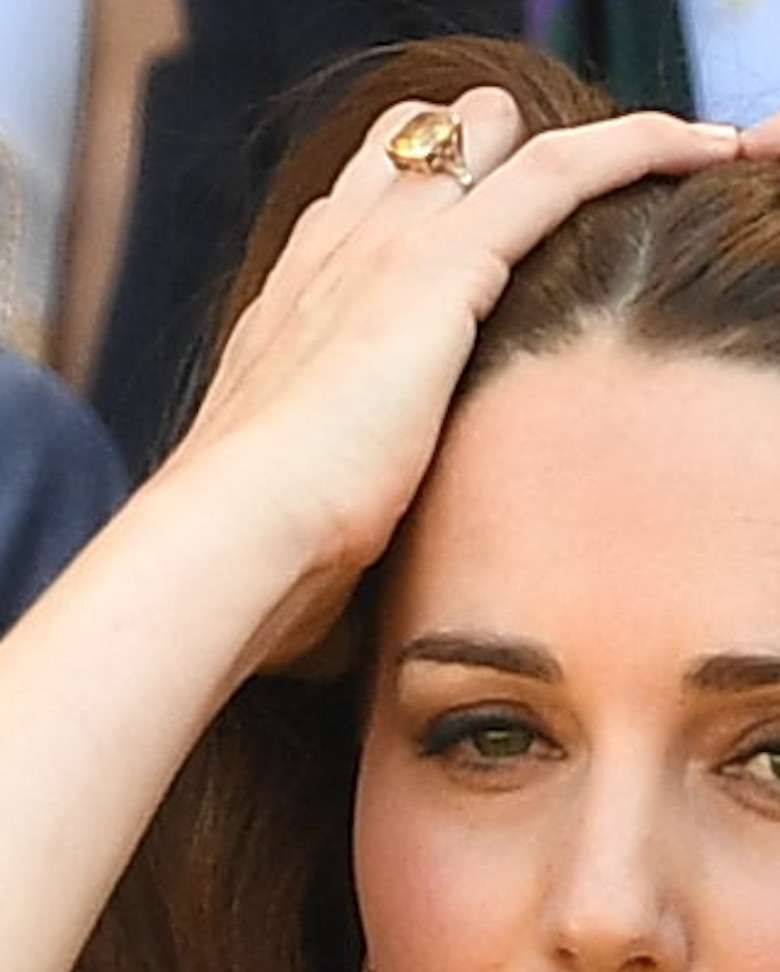 Pierścionek księżnej Kate – prezent od księcia Williama