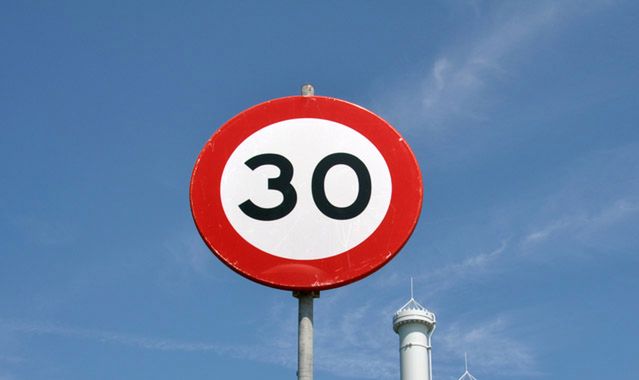 "Strefa 30": wolniej, ale bezpieczniej