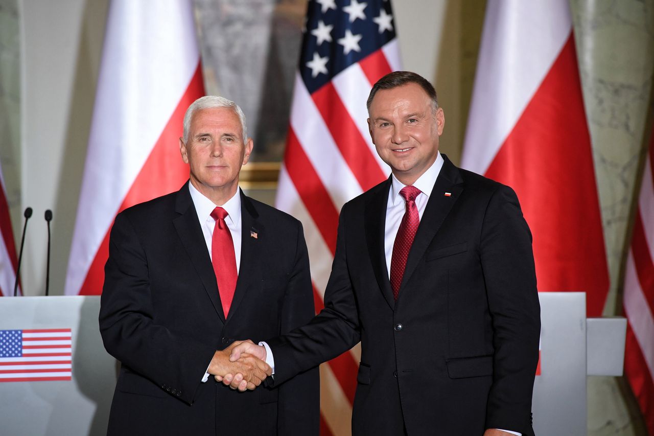 Mike Pence odkupił winy Trumpa. Ale tylko te wobec PiS-u