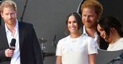 Meghan i Harry promują szczepienia w Nowym Jorku. Na tak czułe gesty i odważną kreację księżna nie mogła sobie pozwolić w monarchii