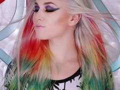 Tie-dye - nowy trend w koloryzacji włosów