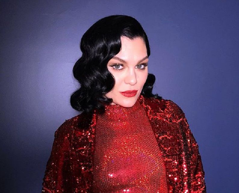 Jessie J zarzuca magazynowi kłamstwo: "To nie jest dziennikarstwo. Nie uczyli cię tego?"