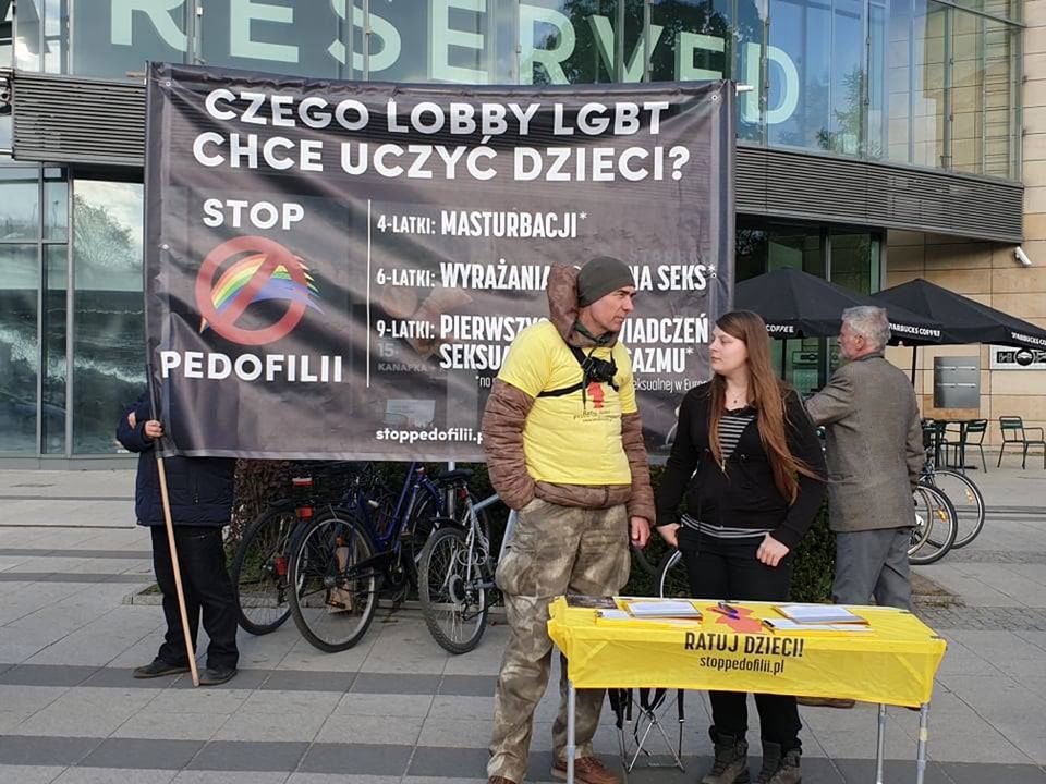 Przeciwnicy edukacji seksualnej wykorzystują film Sekielskich