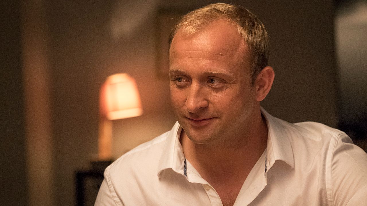 Tym razem Szyc wcieli się w rolę statecznego mężczyzny w średnim wieku