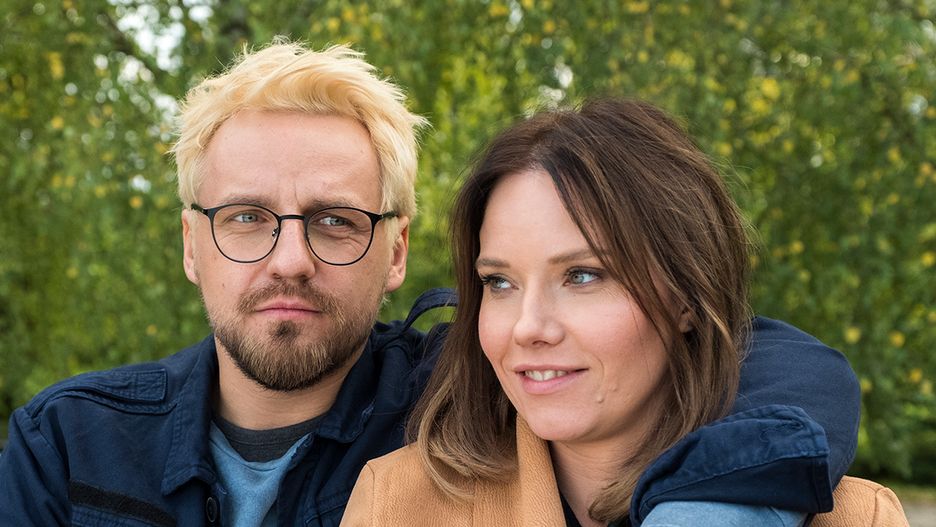 Aktorzy grają dwójkę przyjaciół, którzy postanawiają mieć dziecko