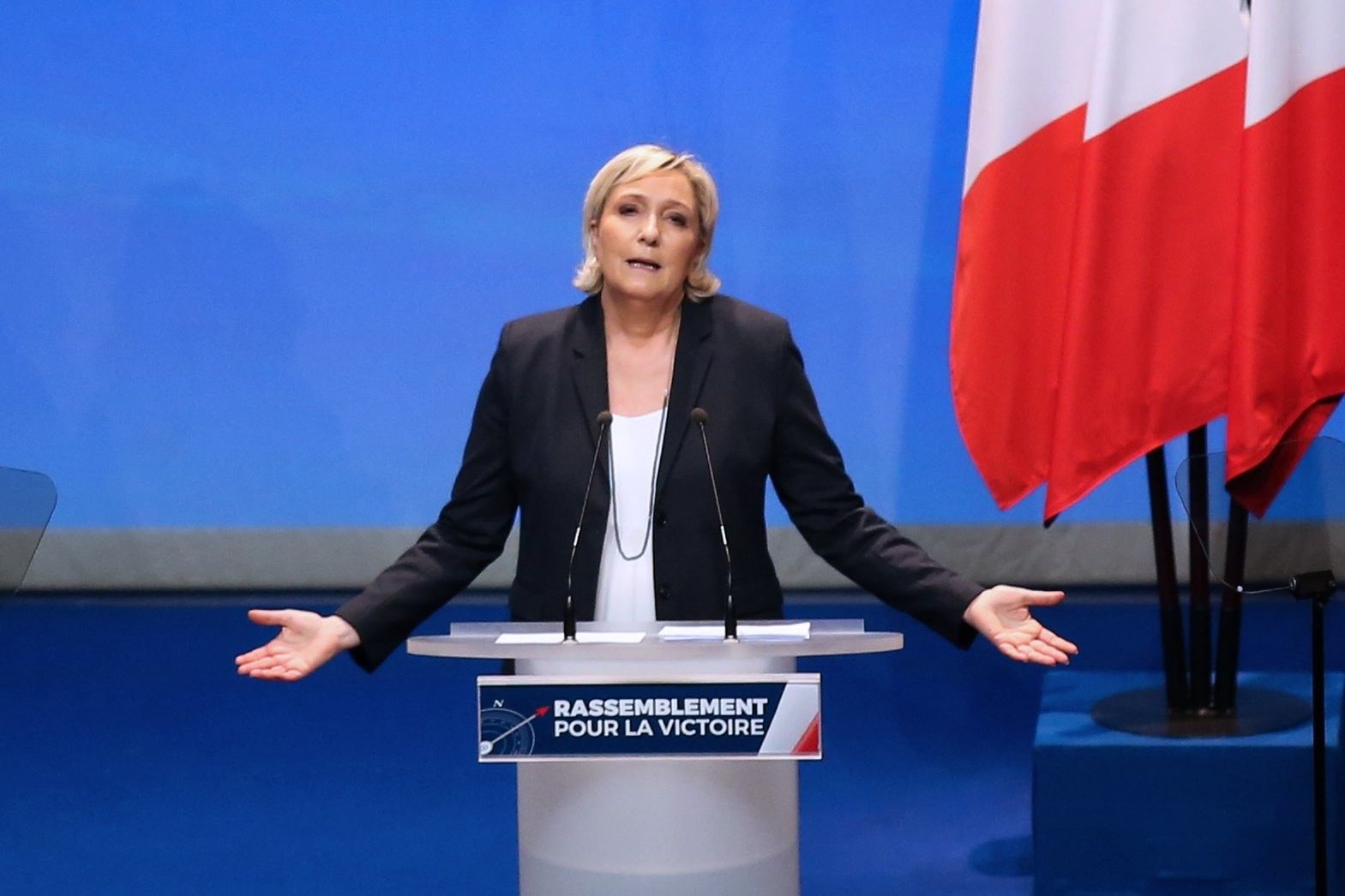 Marine Le Pen wygłasza przemówienie podczas zjazdu Frontu Narodowego