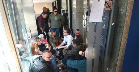 Okupacja biura przepustek w Sejmie zakończona. Interweniowała Straż Marszałkowska