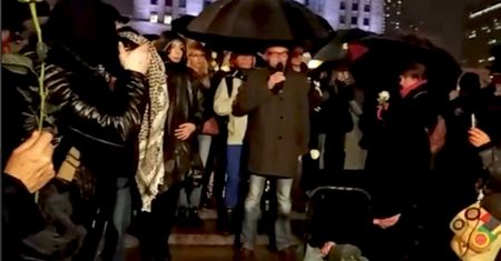 Przepychanki przed Sejmem. Obywatele RP: pierwsza wyrwa zrobiona