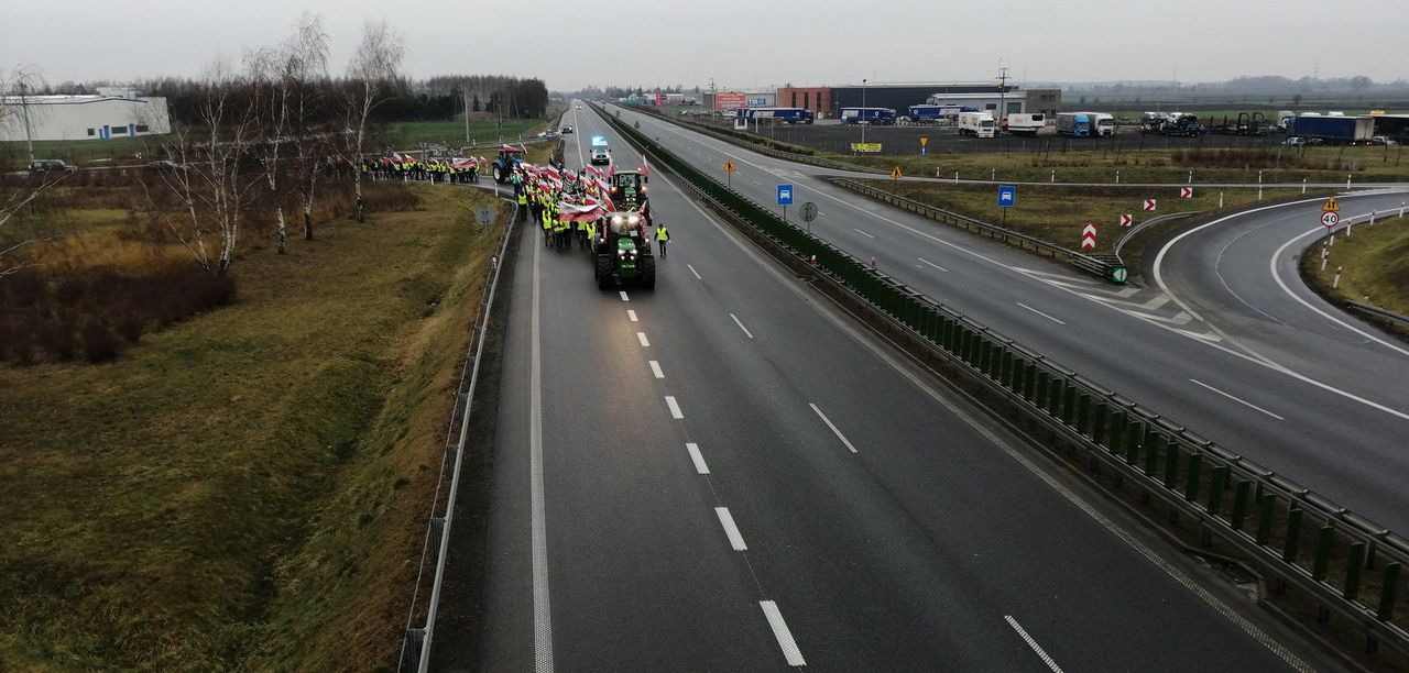 “Nowe powstanie chłopskie” – rolnicy rozpoczęli protesty blokując polskie drogi