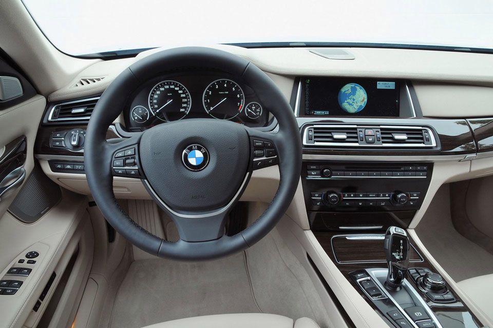 BMW serii 7 na rok 2013 - megagaleria niemieckiego okrętu flagowego 132