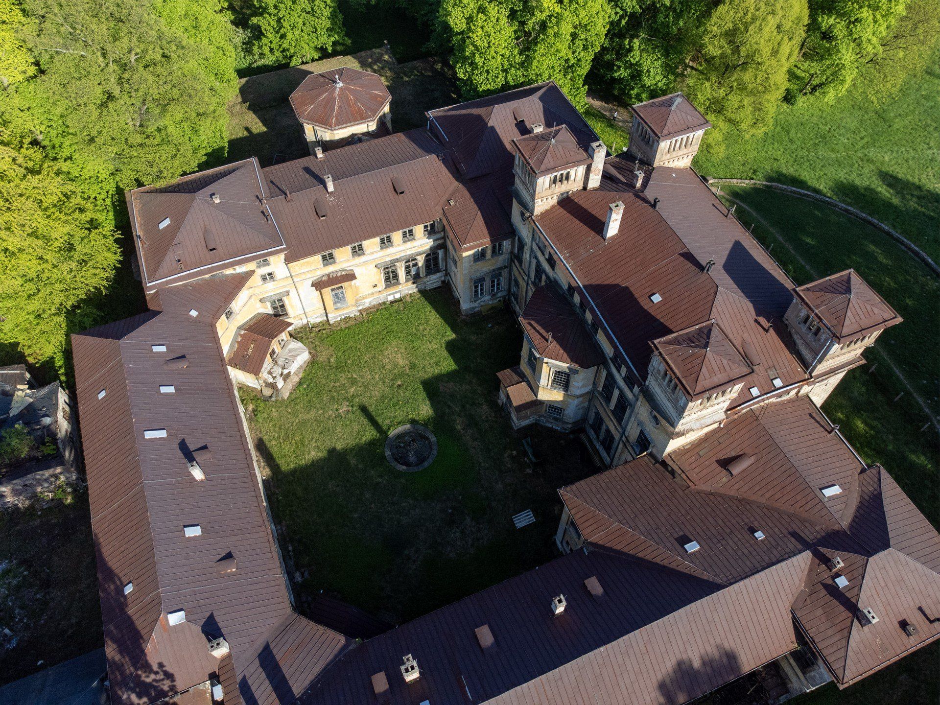 Dziedziniec