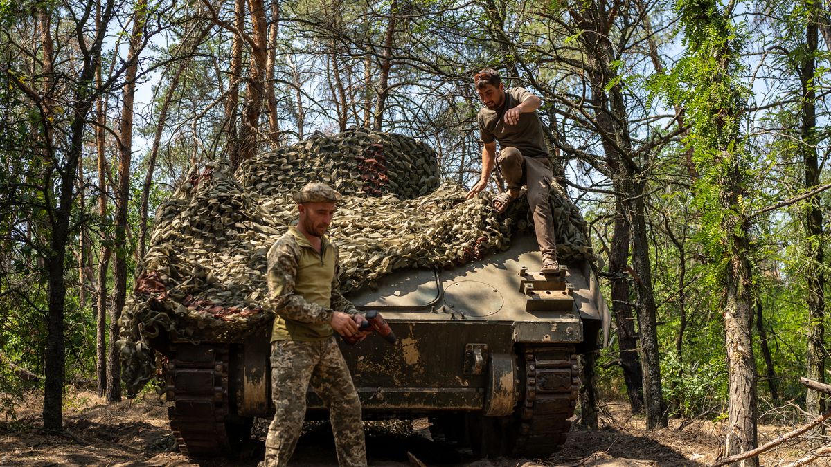 KHERSON, UKRAINE - AUGUST 8: Ukrainian soldiers service their tanks and armored vehicles in the Kherson region, Ukraine on August 8, 2025. (Photo by Fermin Torrano/Anadolu via Getty Images)