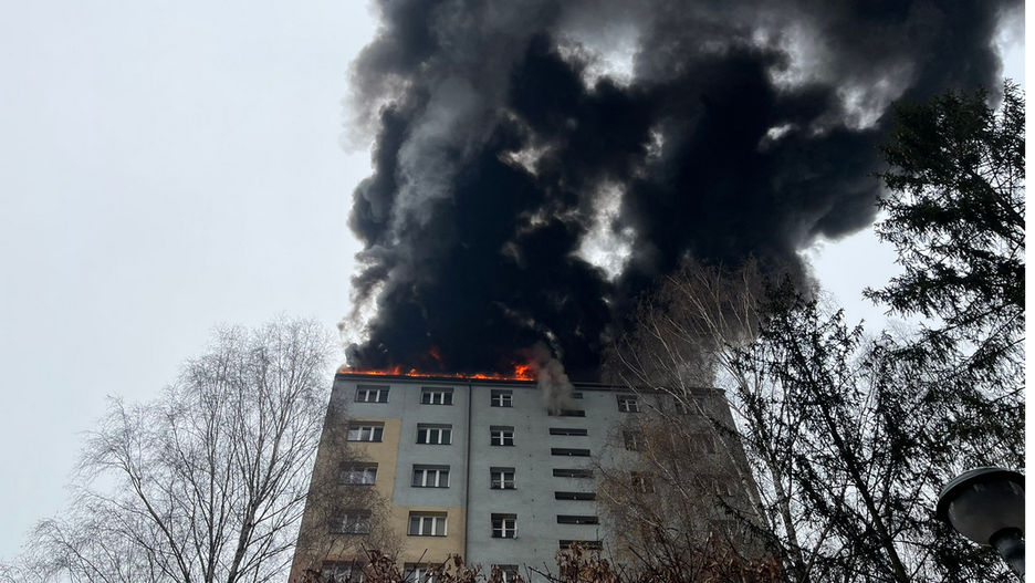 Pożar wybuchł w jednym z bloków w czeskim Cieszynie.