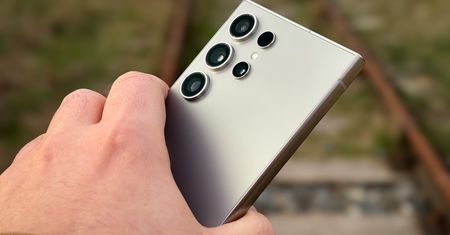 FBI zhakowało telefon zamachowca. Agenci skorzystali z niedostępnego narzędzia