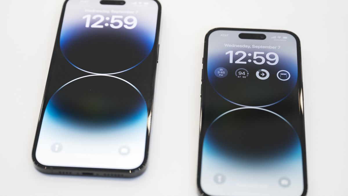 The Apple iPhone 14 Pro Max and the Apple iPhone 14 Pro during an event at Apple Park campus in Cupertino, California, US, on Wednesday, Sept. 7, 2022. Apple Inc. unveiled a new lineup of devices Wednesday with few surprises beyond one major one: It didnt raise its US prices during one of the worst years for inflation in decades. Photographer: Nic Coury/Bloomberg via Getty Images