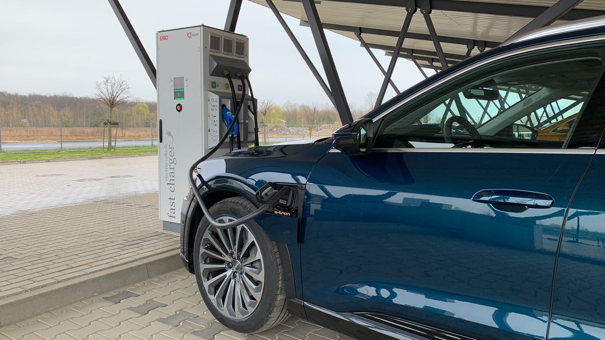 Czy debiut Audi e-trona w Polsce przyłoży się do popularyzacji aut elektrycznych?