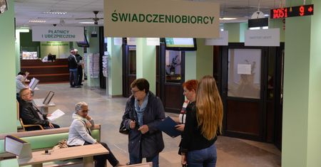 Kiedy najlepiej przejść na emeryturę? ZUS podpowiada idealny moment