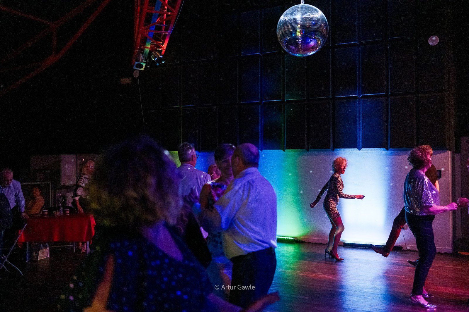 Fajfy w Mościcach zgromadziły fanów tanecznych rytmów