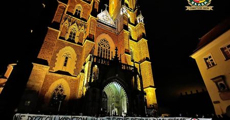 Strajk kobiet. Wrocław. Kibice Śląska odcięli się od ataków. "Stoimy po stronie kobiet"
