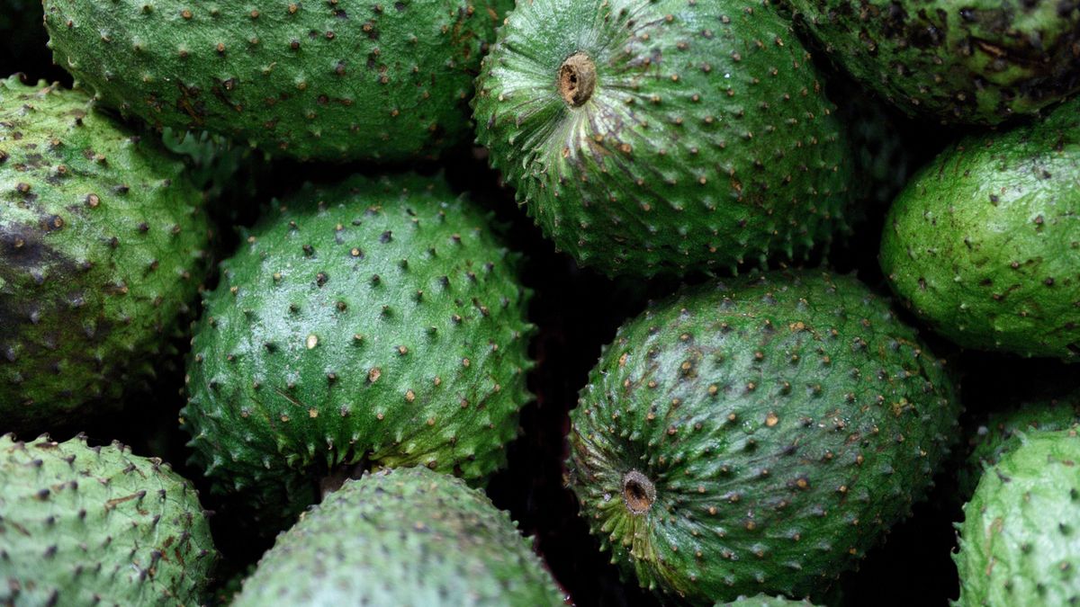 Sok z gravioli warto pić profilaktycznie