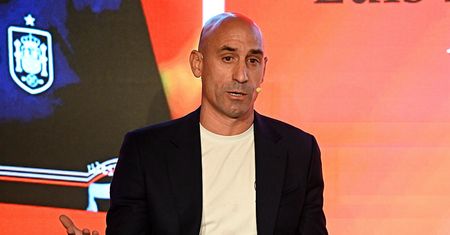 Luis Rubiales obrzucony jajkami. Zaskakujące, kim jest sprawca