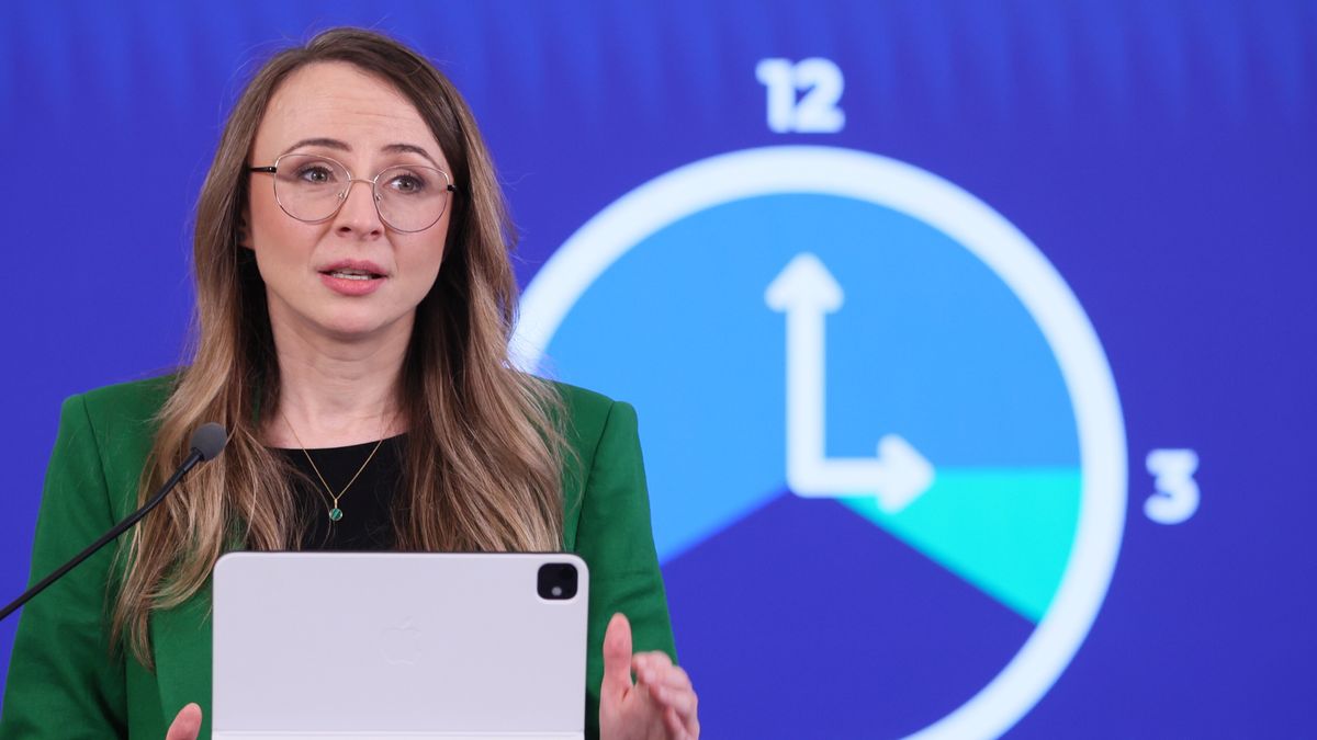 Ministra Agnieszka Dziemianowicz-Bąk