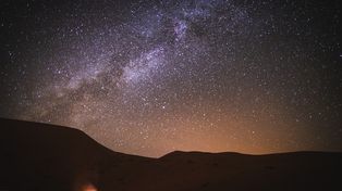 Theta Eridani i jej zagadkowy blask. Nowa hipoteza po 100 latach